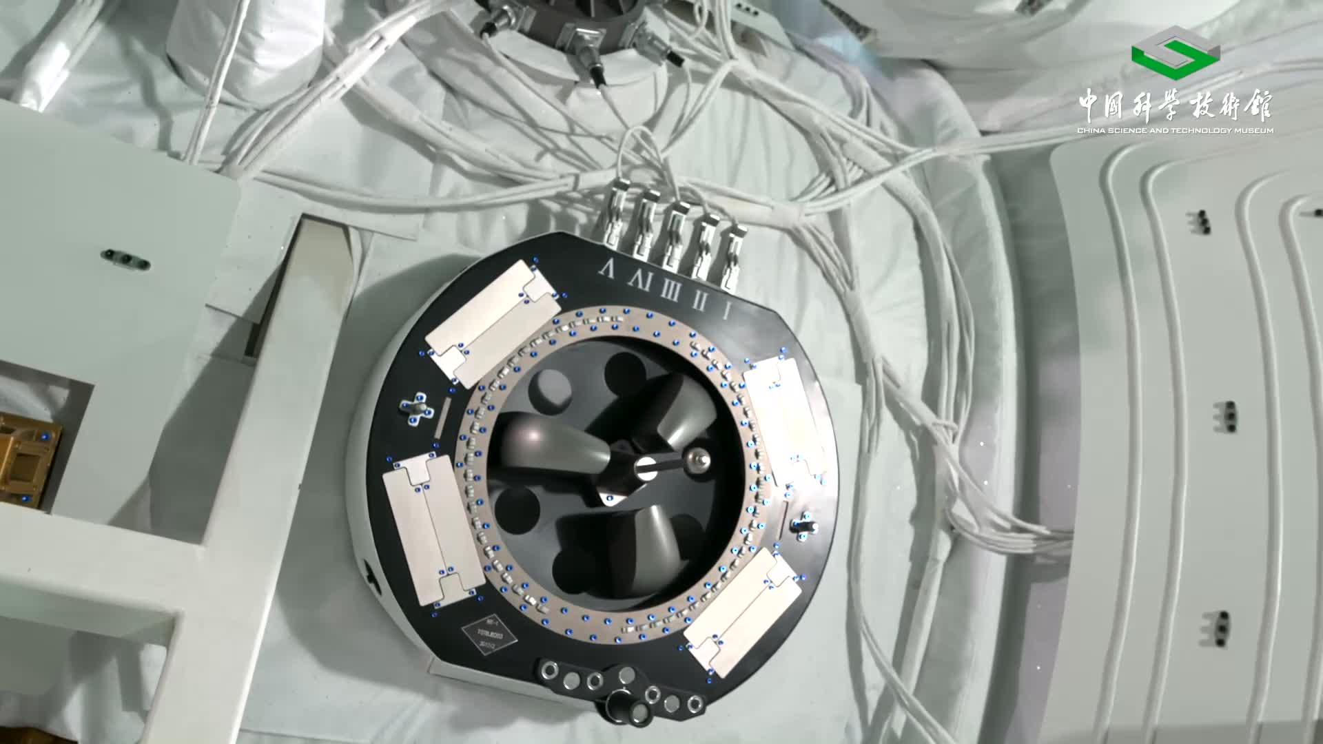 我是天和核心舱，是中国自主研制的规模最大、系统最复杂的航天器。