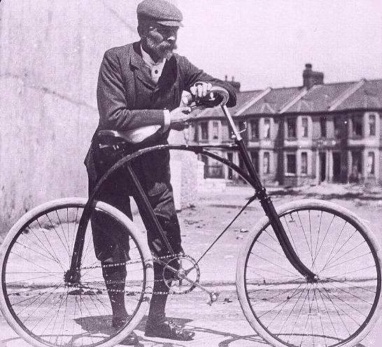 图2 - 20世纪初的自行车