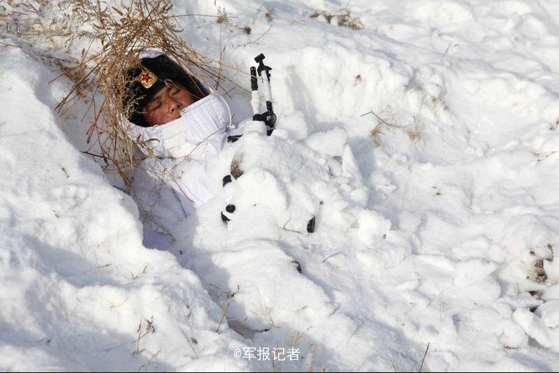 官兵们站着打盹雪里埋着睡--中国数字科技馆