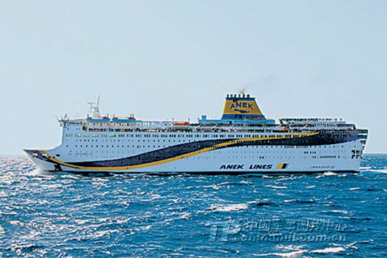 搭载我撤离人员的“卫尼泽洛斯”号商船