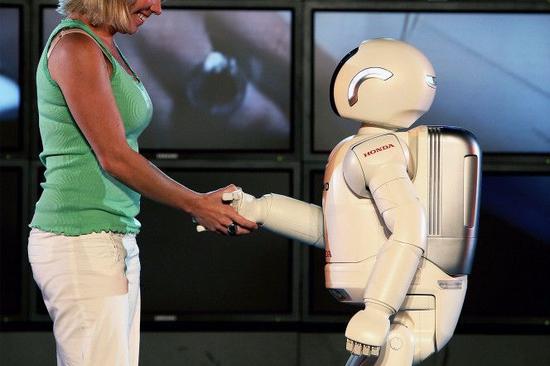 机器人抢工作！什么人类岗位依然可以年薪七位数？