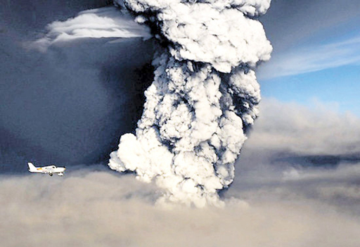 飞越火山灰：英国航空9号航班无动力坠落(图)