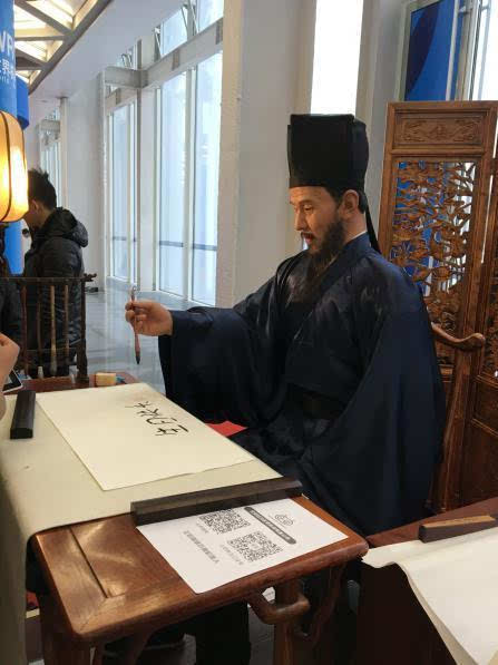 机器人军团“进京赶考” 科技创新齐看WRC2016