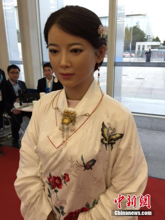 “天价鱼”亮相世界机器人大会 不能吃还十几万元一条