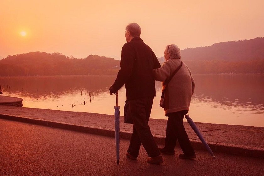 文海 72岁大爷娶4位妻子其中2人是母女，孩子太多自己也记不住数量