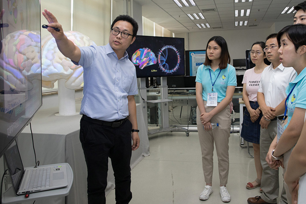 中国科学院;自动化研究所研究员;樊令仲