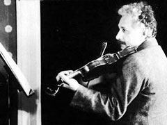 爱因斯坦诞辰140周年，会拉小提琴的科学家一生科研路