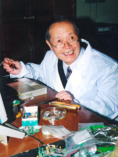 俞大光,中国工程院院士,理论电工和电子工程专家