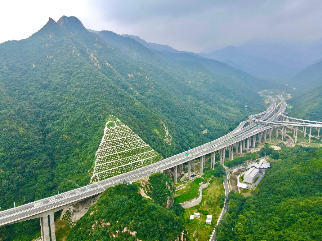 京礼高速(延崇段)九级边坡,绿色冬奥,冬奥延庆赛区 京礼高速(延崇段)九级边坡,绿色冬奥,冬奥延庆赛区