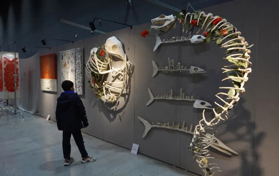 贾倩;脆弱与生命 贾倩;脆弱与生命