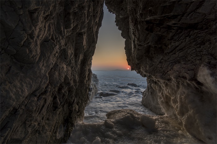 35亿年前已存在微生物!德国科学家发现了古老岩石中的生命成分 35亿年前已存在微生物!德国科学家发现了古老岩石中的生命成分
