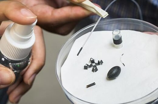 只需喷一喷新型磁性喷雾,药片变身微型机器人直达身体目标区域 只需喷一喷新型磁性喷雾,药片变身微型机器人直达身体目标区域