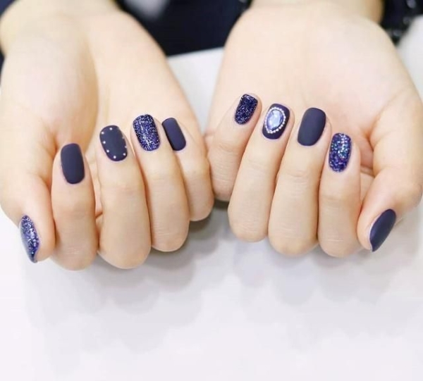 小姐姐们的美甲大业，交给机器人就好了