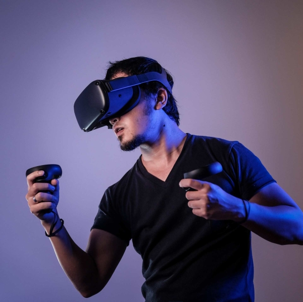 VR，虚拟现实