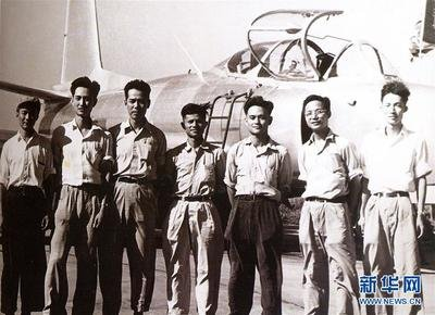 顾诵芬的航空事业，我国第一架自行设计的喷气式飞机“歼教1”首飞，歼8战斗机项目研制