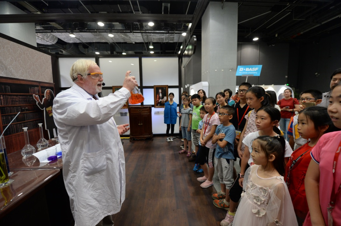 律动世界;化学元素周期表