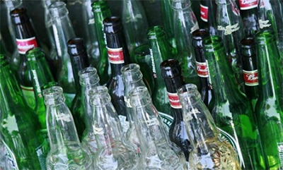 夏天;啤酒;科学放大镜