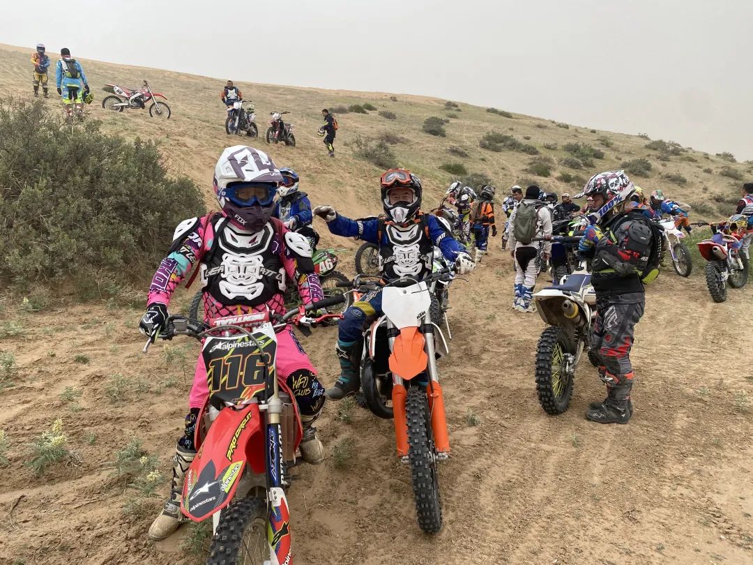 摩托车,重振旗鼓,强健,孤独,队友