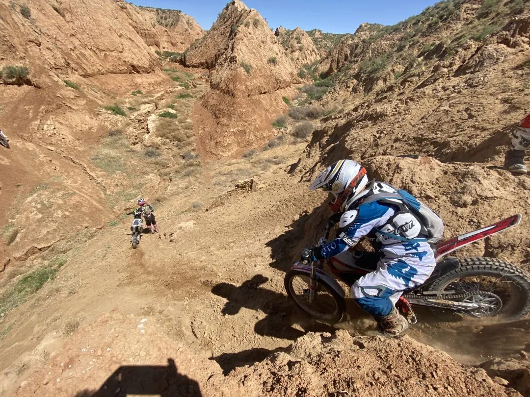 交流技术,齐心协力,百宝囊,情谊