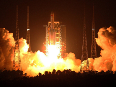 长征五号火箭首飞成功：中国从航天大国迈向航天强国