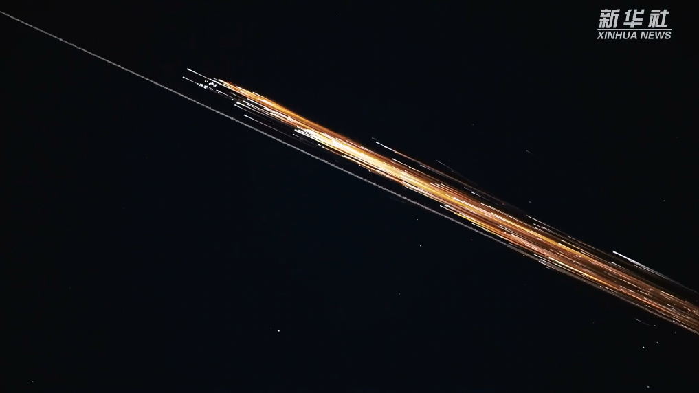 返回舱进入大气层