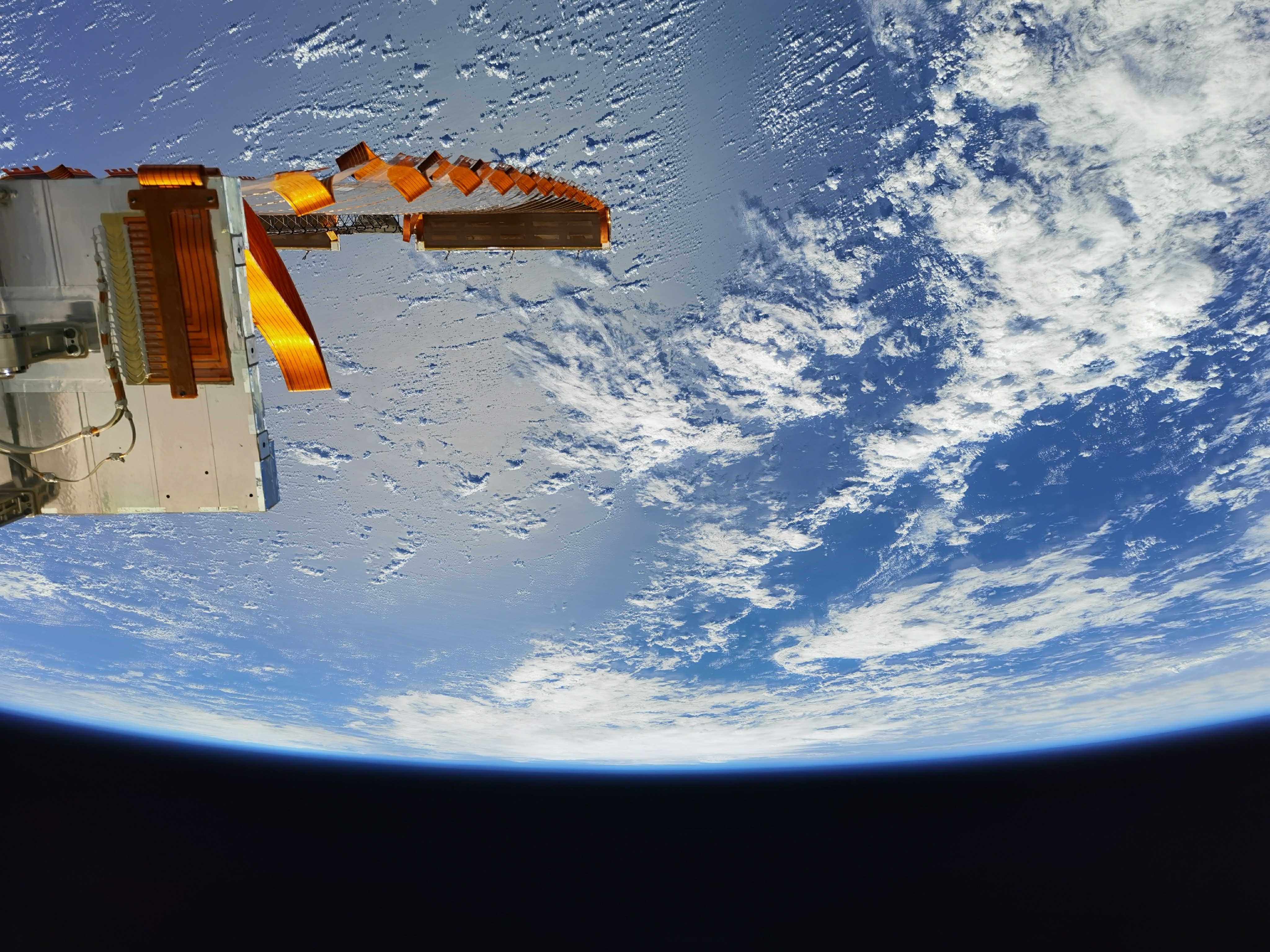 神舟十二号,神舟十二号乘组太空摄影作品一