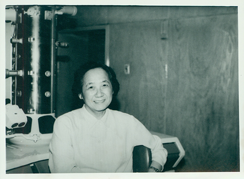 冯之榴,中共党员,中国科学院长春应用化学研究所研究员,高分子物理学家 冯之榴,中共党员,中国科学院长春应用化学研究所研究员,高分子物理学家