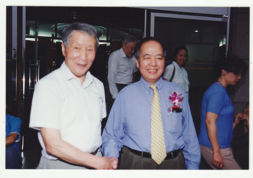 沈克琦,中共党员,我国著名的物理教育家