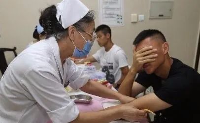 科学放大镜;打针;输液