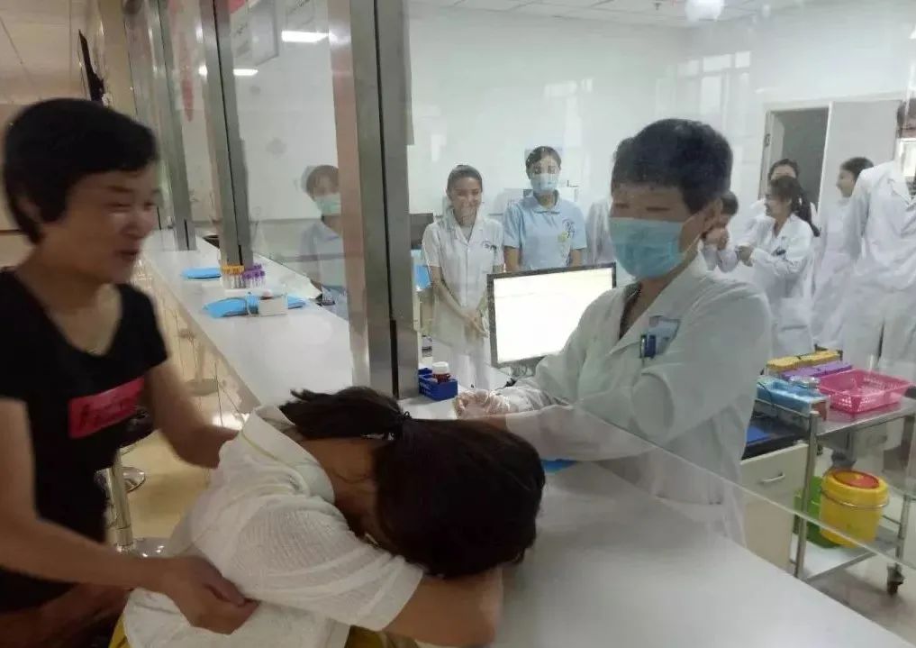 科学放大镜;打针;输液