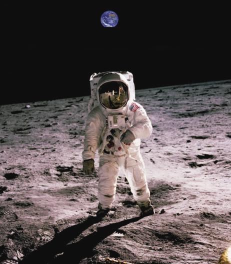 美国宇航员登陆月球