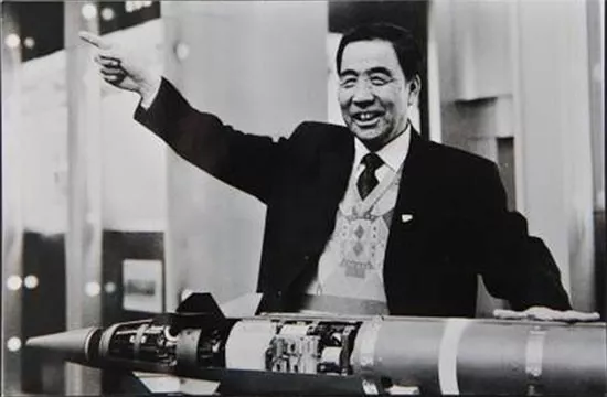 于本水;侦察机;防空导弹事业;科学家