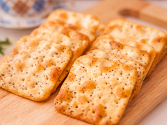 “不咸”的食品也可能有很多盐