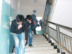 发生火灾时，怎么科学地逃生？