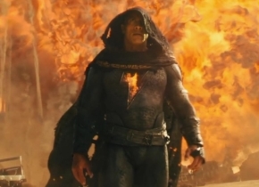 《黑亚当》全新中文预告发布：亦正亦邪的光头硬汉